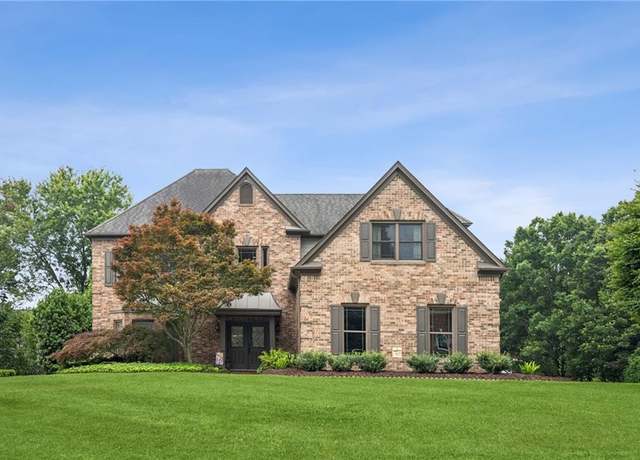 Property at 1800 Hunters Moon Dr, Alpharetta, GA 30005, 4 beds, 3.5 baths