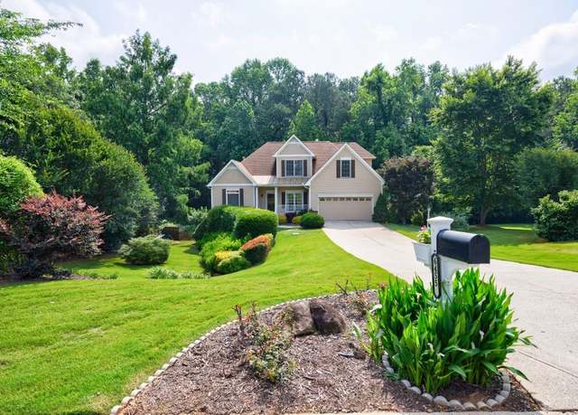 Property at 6455 Ivey Meadow Ln, Cumming, GA 30040, 4 beds, 3.5 baths
