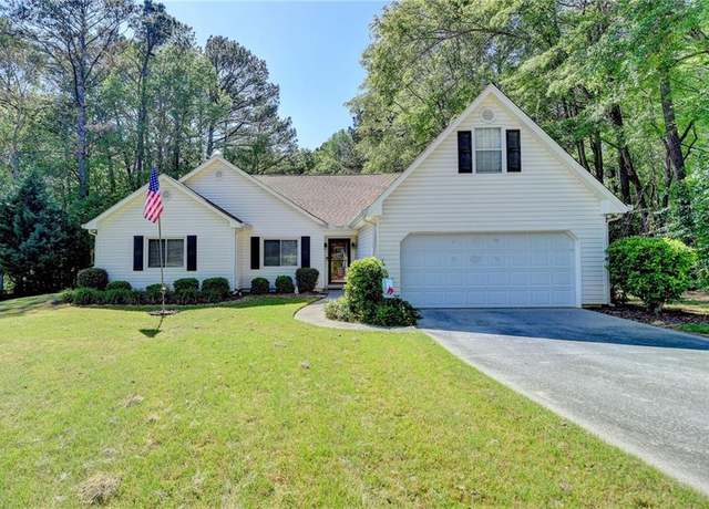 Property at 4735 Rabbit Farm Rd, Loganville, GA 30052, 3 beds, 2 baths