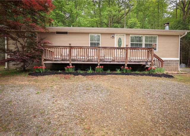 Property at 412 Glassy Orchard Rd, Tiger, GA 30576, 3 beds, 2 baths