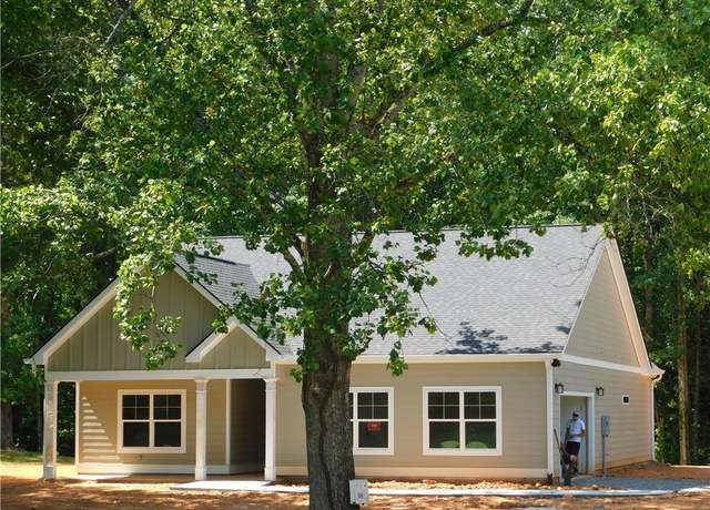 Property at 98 Elbert Gaddis Rd, Dahlonega, GA 30533, 3 beds, 2 baths