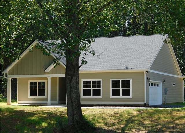 Property at 98 Elbert Gaddis Rd, Dahlonega, GA 30533, 3 beds, 2 baths