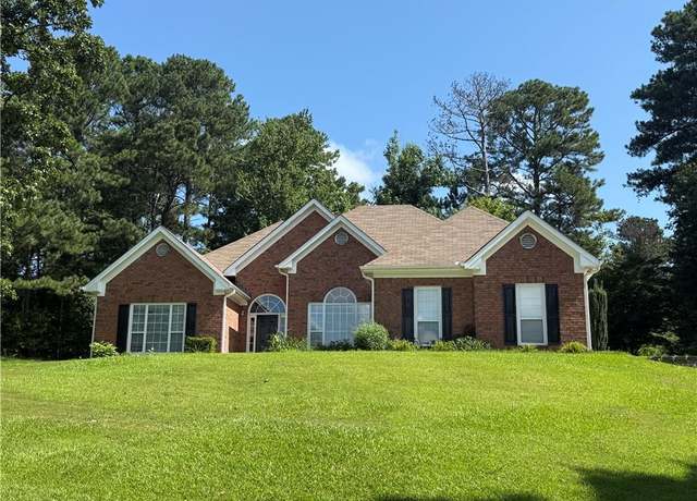 Property at 4352 Bond St, Hoschton, GA 30548, 4 beds, 2 baths