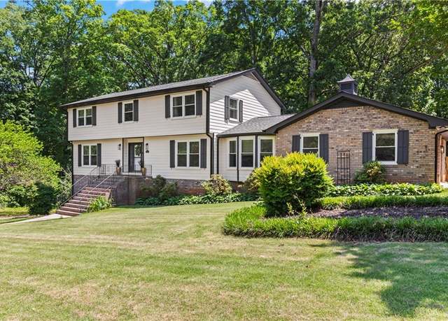 Property at 3441 Sherrod Dr SW, Marietta, GA 30060, 5 beds, 3 baths