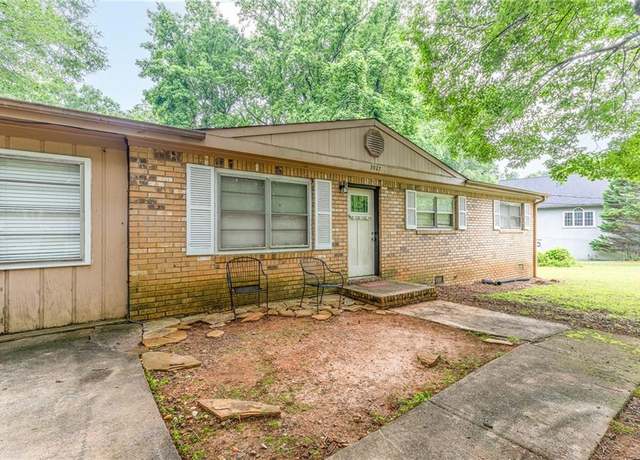 Property at 3927 Buck Rd, Powder Springs, GA 30127, 3 beds, 1.5 baths
