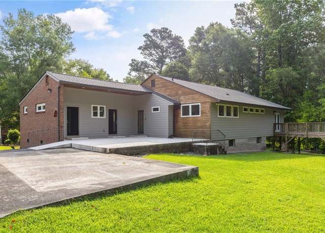 Property at 4847 Lakewood Dr, Acworth, GA 30101, 2 beds, 3 baths