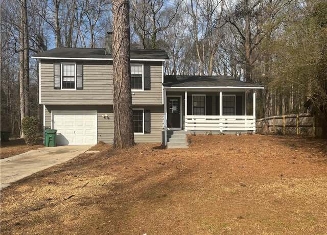 Property at 885 Hemingway Rd, Stone Mountain, GA 30088, 3 beds, 2 baths