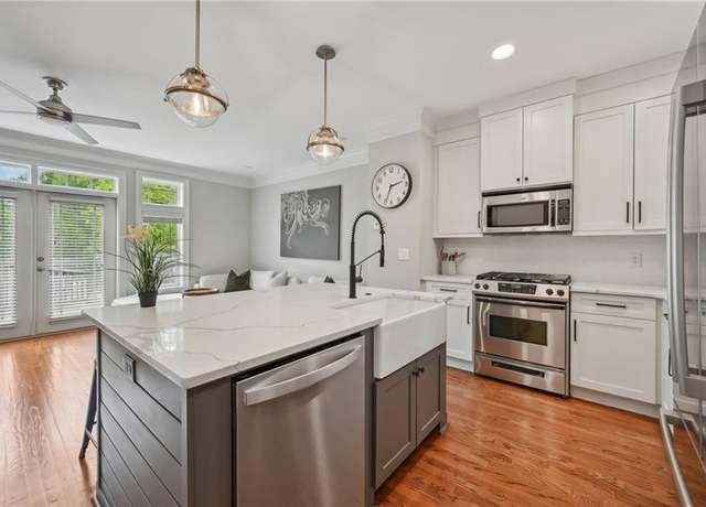 Property at 62 High Top Pt, Sandy Springs, GA 30328, 3 beds, 3.5 baths