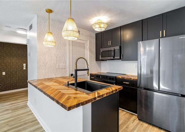 Property at 404 Granville Ct, Atlanta, GA 30328, 1 bed, 1 bath