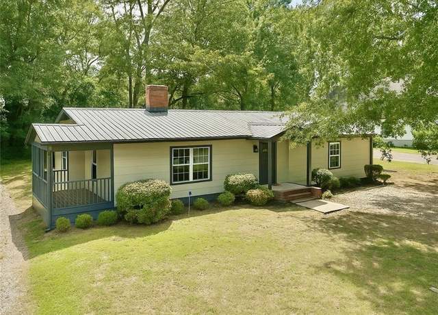 Property at 127 Holly St, Social Circle, GA 30025, 3 beds, 2 baths