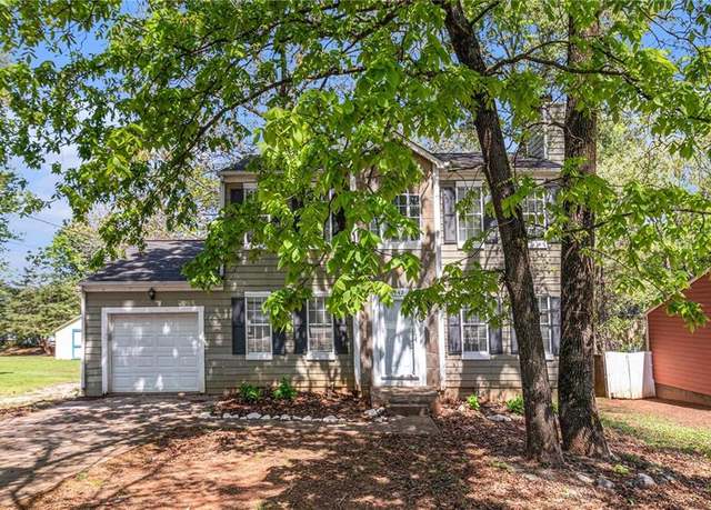 Property at 3742 Linecrest Rd, Ellenwood, GA 30294, 3 beds, 2.5 baths