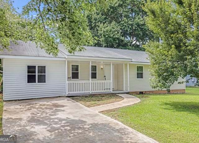 Property at 33 Russell Rd, Mcdonough, GA 30252, 3 beds, 2 baths