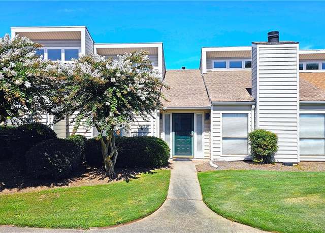 Property at 830 Serramonte Dr, Marietta, GA 30068, 3 beds, 2 baths