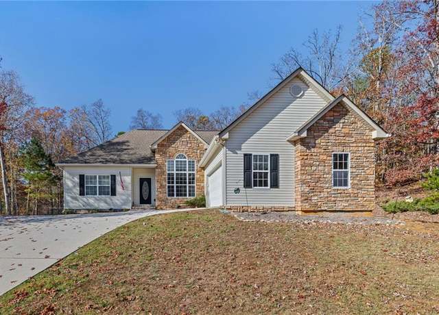 Property at 3443 Phoenix Cove Dr, Gainesville, GA 30506, 3 beds, 2 baths