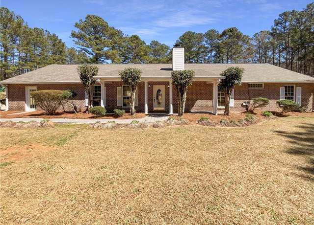 Property at 105 Creekwood Ln, Fayetteville, GA 30214, 3 beds, 3 baths
