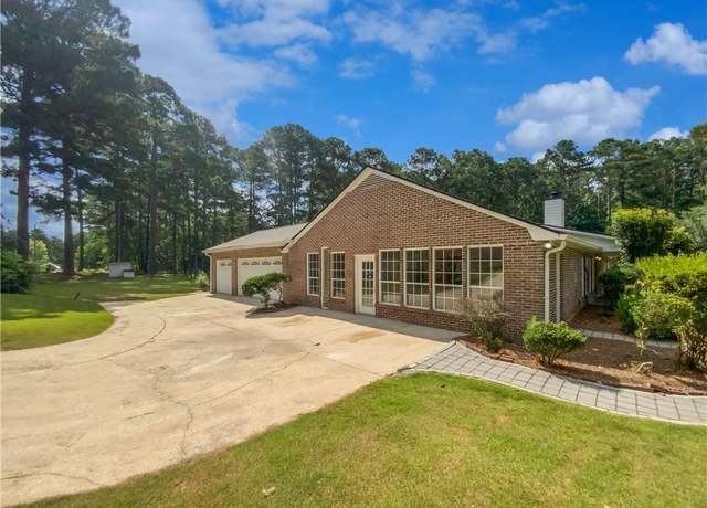Property at 105 Creekwood Ln, Fayetteville, GA 30214, 3 beds, 3 baths