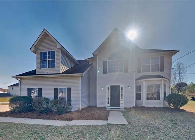 Property at 4688 Snap Creek Ln, Decatur, GA 30035, 4 beds, 2.5 baths