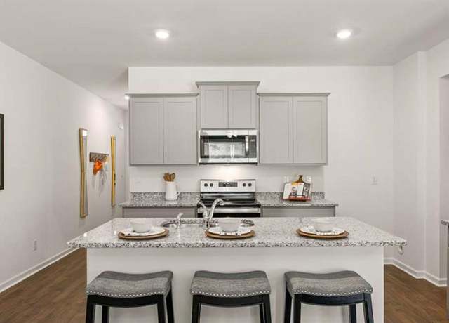 Property at 3076 Yellowhammer Dr, Marietta, GA 30064, 3 beds, 2.5 baths