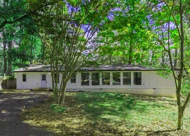 Property at 5928 Dogwood Dr SE, Acworth, GA 30102, 3 beds, 2 baths