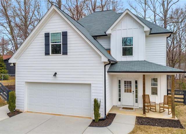 Property at 9620 Manor Ln, Gainesville, GA 30506, 4 beds, 2.5 baths