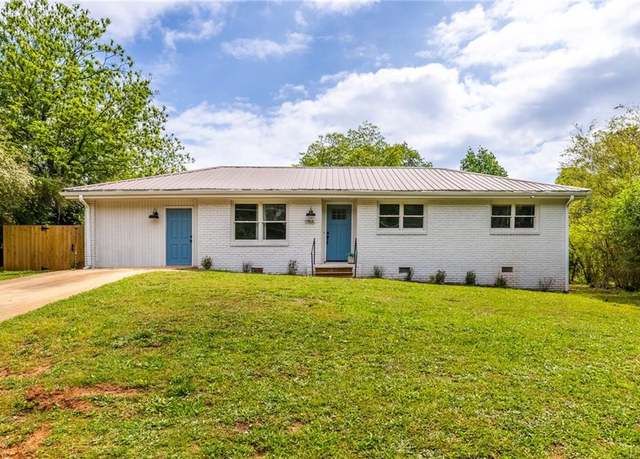 Property at 1755 Rockbridge Rd NW, Conyers, GA 30012, 3 beds, 2 baths