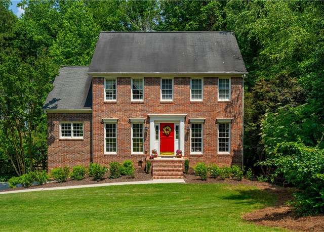 Property at 1885 N Creek Cir, Alpharetta, GA 30009, 3 beds, 2.5 baths