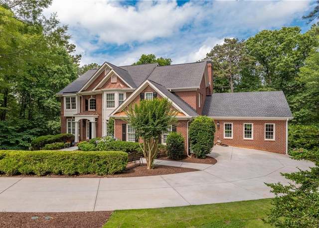 Property at 660 Glendalough Ct, Alpharetta, GA 30004, 5 beds, 5.5 baths