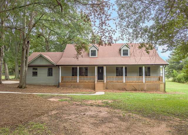 Property at 386 Phillips Dr NW, Monroe, GA 30656, 3 beds, 2 baths