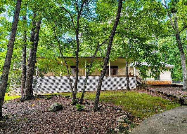 Property at 150 Hardwood Dr, Cleveland, GA 30528, 3 beds, 2 baths