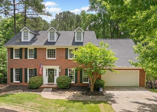 Property at 815 Lake Forest Pass, Roswell, GA 30076, 4 beds, 2.5 baths