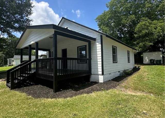 Property at 10 Busha St, Toccoa, GA 30577, 2 beds, 1 bath