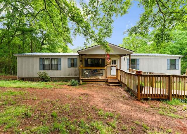 Property at 4996 Bryant Quarter Rd, Gillsville, GA 30543, 3 beds, 3 baths