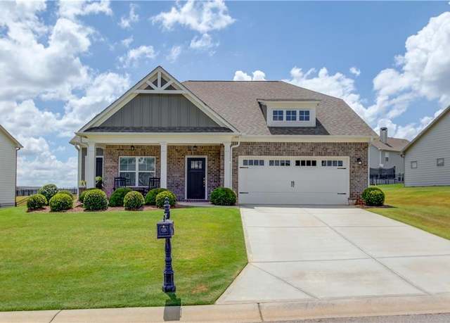 Property at 4111 Links Blvd, Jefferson, GA 30549, 4 beds, 2 baths