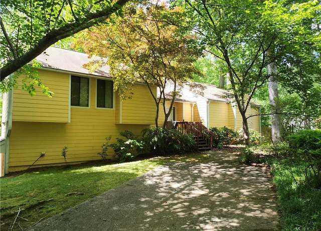 Property at 363 Weatherstone Ln, Marietta, GA 30068, 5 beds, 3.5 baths