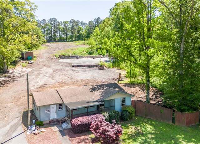 Property at 7919 Hickory Flat Hwy, Woodstock, GA 30188, 2 beds, 0.5 baths