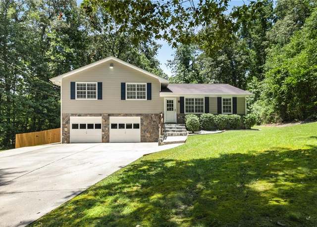Property at 75 Tipperary Trl, Sharpsburg, GA 30277, 3 beds, 2 baths