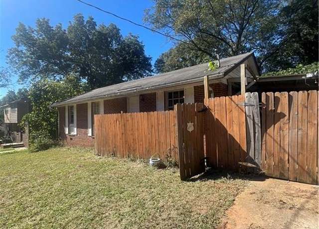 Property at 1155 Welch St SW, Atlanta, GA 30310, 4 beds, 1 bath