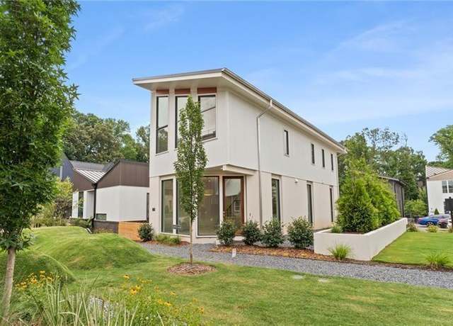 Property at 370 2nd St, Fayetteville, GA 30214, 3 beds, 3 baths