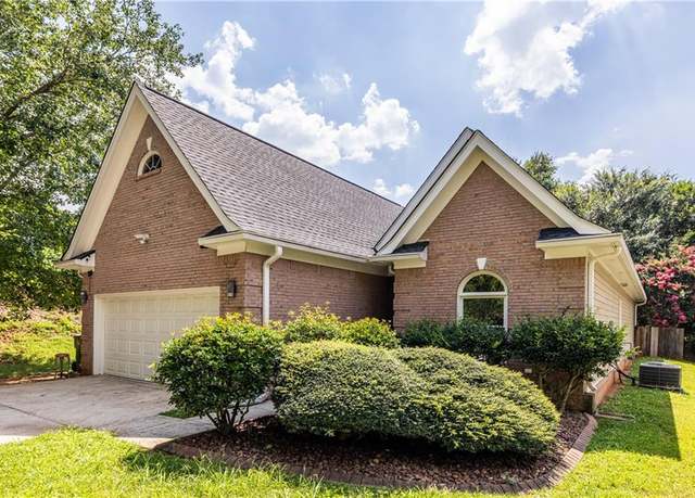 Property at 1061 Walker Ave SE, Atlanta, GA 30316, 3 beds, 2 baths