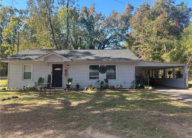 Property at 825 Pamela Dr, Griffin, GA 30224, 3 beds, 1 bath