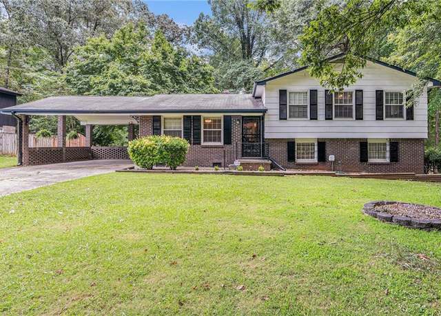 Property at 2933 Bretton Dr, Rex, GA 30273, 3 beds, 1.5 baths