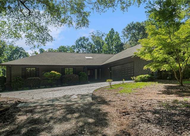 Property at 110 Cove Ln, Social Circle, GA 30025, 5 beds, 5 baths