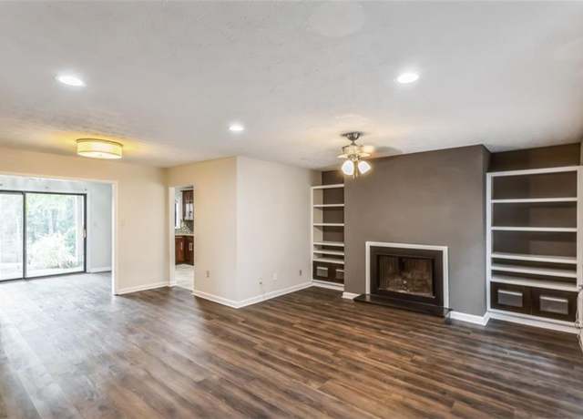 Property at 801 River Mill Cir, Roswell, GA 30075, 2 beds, 2 baths