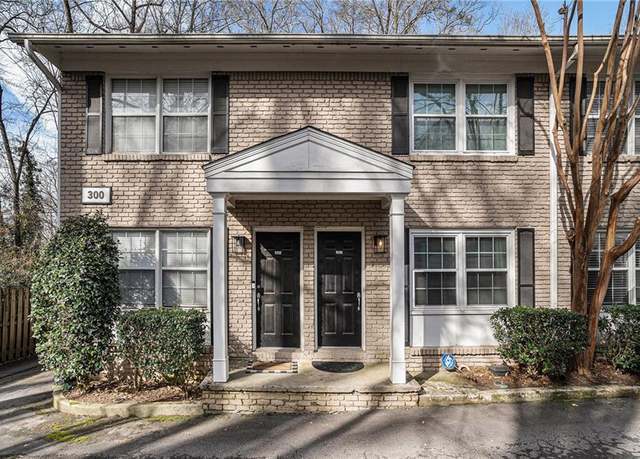 Property at 2232 Dunseath Ave NW #302, Atlanta, GA 30318, 2 beds, 1.5 baths