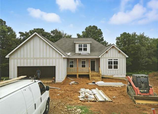 Property at 107 Bob White Dr, Calhoun, GA 30701, 4 beds, 2 baths
