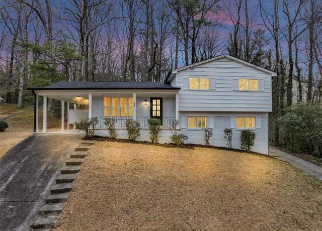 Property at 847 Magna Carta Dr NW, Atlanta, GA 30318, 5 beds, 3 baths