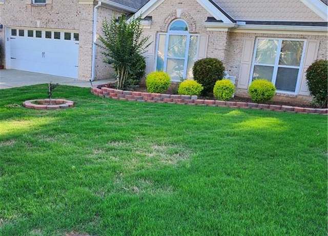 Property at 979 Simonton Glen Dr, Lawrenceville, GA 30045, 4 beds, 2 baths