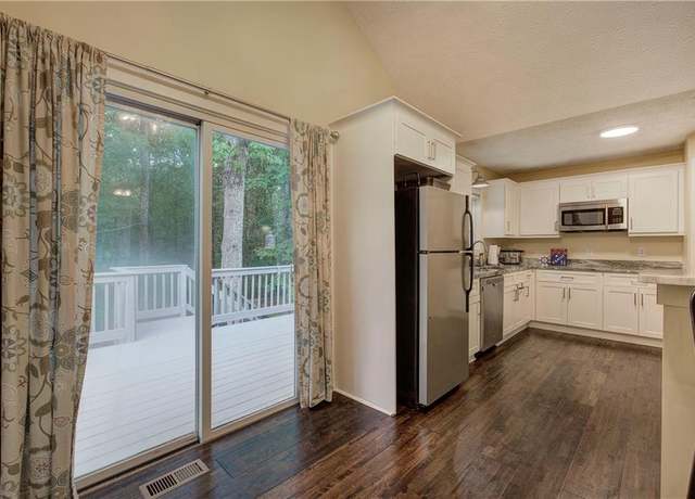 Property at 3902 Brave Trl NW, Kennesaw, GA 30144, 6 beds, 3 baths