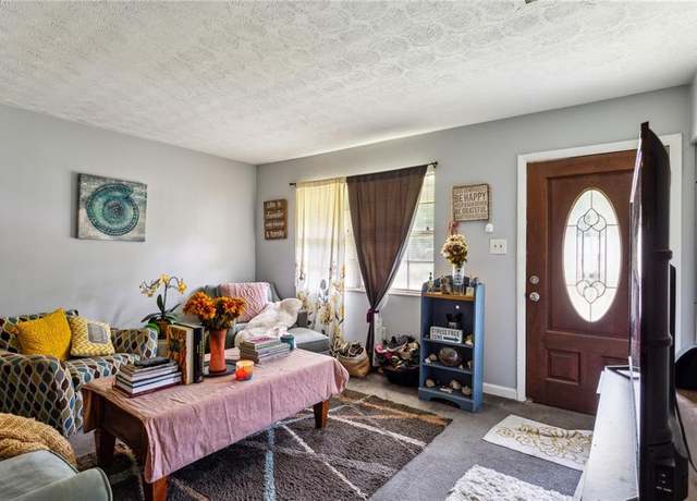 Property at 792 Plainville Cir SW, Atlanta, GA 30331, 3 beds, 1 bath