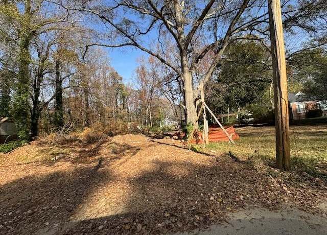 Property at 1867 Oakmont Dr NW, Atlanta, GA 30314